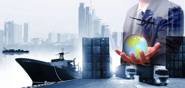 輸送および輸出入商業物流 海運業における作業領域産業と安全コンセプトコンテナトラック 港湾貨物航空機の二重暴露 — ストック写真