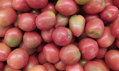 Geleneksel Pazar 'da Taze Kırmızı Domatesler Arkaplan Dokusu