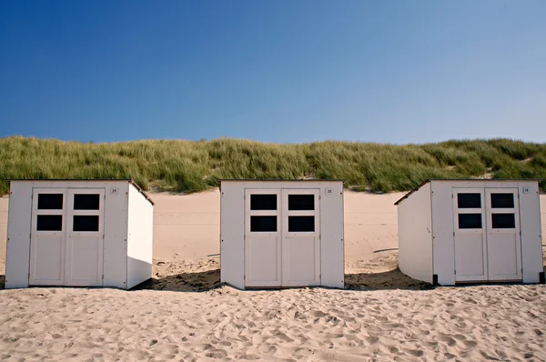 plaj tatil için beyaz plaj kabinleri