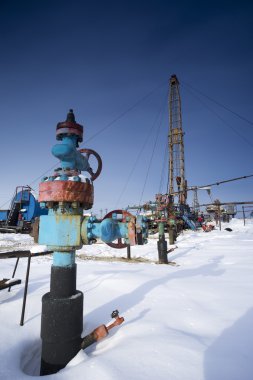 Petrol kuyuları tamiri.