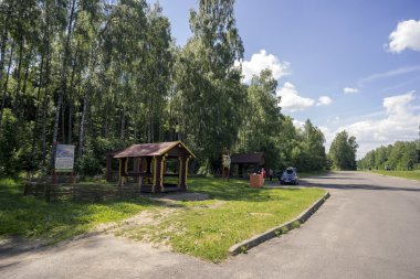 Yol boyunca yer Park ve dinlenme .