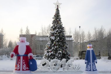 Şişme Noel Baba Noel ağacı Meydanı yakınındaki.