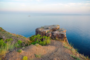 Gün batımında akşam Dağ Cape Agira . 