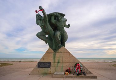 Denizciler-paraşütçüler Evpatoria Anıtı.