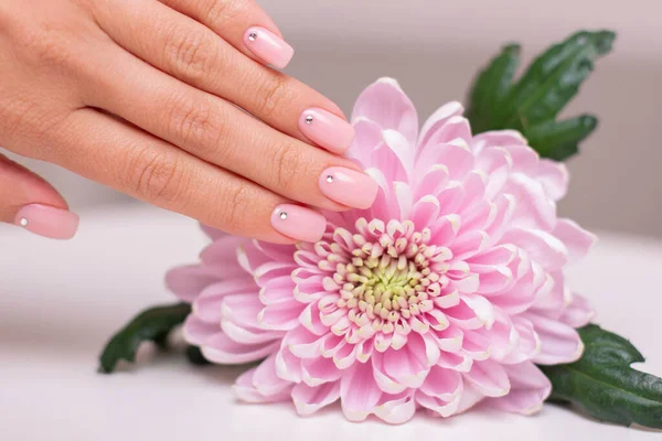 Female Hand Wedding Manicure Nails Nude Gel Polish Peony Flower — Stock Photo, Image