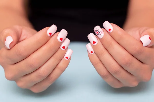 Vista Vicino Belle Mani Femminili Con Unghie Manicure Creative Design — Foto Stock