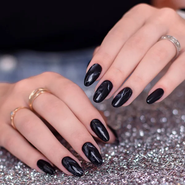 Beautiful Female Hands Fashion Manicure Nails Black Gel Polish Glitter — Stock Photo, Image