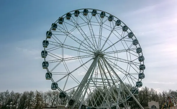 City Park View Ferris Wheel Attraction Spring Day Close — Stock Photo, Image