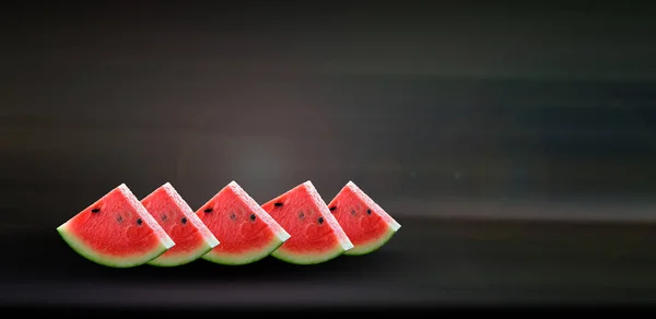 Vattenmelon Sammansättning Skivad Vattenmelon Skivor Mörk Bakgrund Banner Ett Vykort — Stockfoto