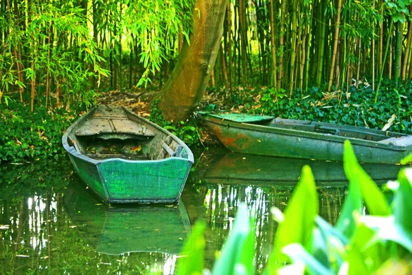 Moored Green Boats Water Lily Pond Giverny Normandy France — Stock Photo, Image