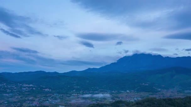 Tiden Förfaller Soluppgången Mount Kinabalu Flyttar Moln Över Tagen Vid — Stockvideo