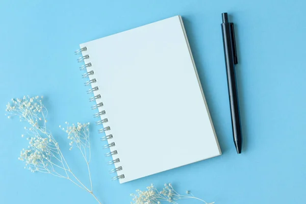 Notebook Pen Blue Background — Stock Photo, Image