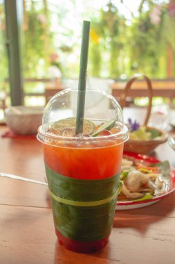 Masada yemek ve limon çayı..