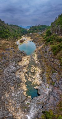Pingtang County, Guizhou, Çin 'deki Karst nehri manzarası