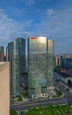 Çin 'in Chengdu kentsel mimarisinin havadan görünüşü