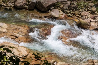 Qiannan Bölgesi, Guizhou, Çin 'in çeşitli bölgelerindeki Karst manzaraları
