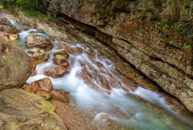 Qiannan Bölgesi, Guizhou, Çin 'in çeşitli bölgelerindeki Karst manzaraları