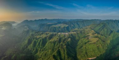Dushan County, Guizhou, Çin 'deki Karst manzarası