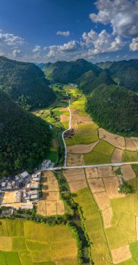 Dushan County, Guizhou, Çin 'deki Karst kırsal manzarası