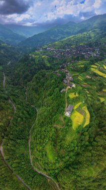 Leishan County, Guizhou, Çin 'deki antik Miao köyü manzarası