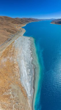 Shannan City, Tibet, Çin 'de kışın yüksek rakımlı çayır manzarası