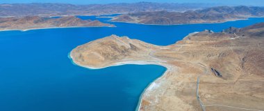 Shannan City, Tibet, Çin 'de kışın yüksek rakımlı çayır manzarası