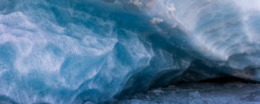 Baxu, Tibet, Çin 'deki Laigu Buzulu' nun kış manzarası
