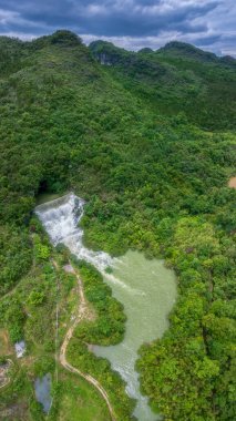 Libo County, Guizhou, Çin 'deki Zhelu Antik Köyü Kırsal Arazi