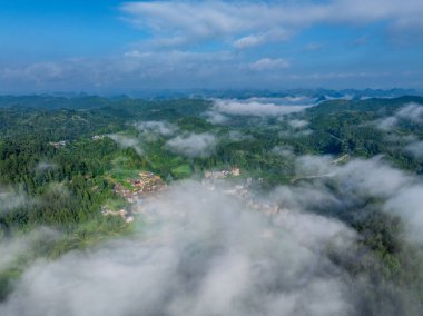 Çin 'in Guizhou Eyaleti' nin Libo ilçesine bağlı kırsal bir köy olan Zhelu Antik Köyü 600 yıllık bir tarihe sahiptir..