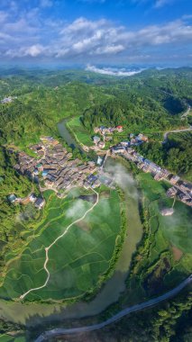 Çin 'in Guizhou Eyaleti' nin Libo ilçesine bağlı kırsal bir köy olan Zhelu Antik Köyü 600 yıllık bir tarihe sahiptir..