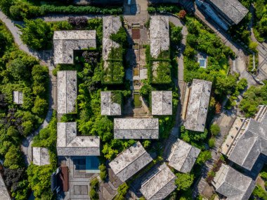 Anshun, Guizhou, Çin 'de bitmemiş kültürel bir turizm projesi.