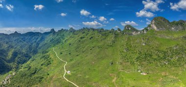 Güzel dağ manzarası. Doğa, seyahat Longji Gökyüzü Yolu Liuzhi Özel Bölgesi, Guizhou, Çin