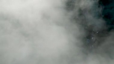 Qiannan Bölgesi, Guizhou, Çin 'deki Zhou Köyü' nün güzel kırsal manzarasının hızlandırılmış fotoğrafları.