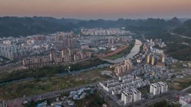 Libo County, Guizhou, Çin 'deki kırsal manzaranın hızlandırılmış görüntüleri