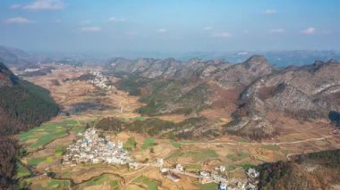 Pingtang County, Guizhou, Çin 'deki çeşitli manzaraların hızlandırılmış fotoğrafları