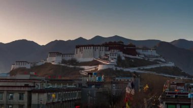 Lhasa, Tibet, Çin 'deki Potala Sarayı' nın kış manzarası