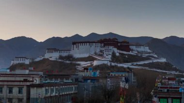 Lhasa, Tibet, Çin 'deki Potala Sarayı' nın kış manzarası