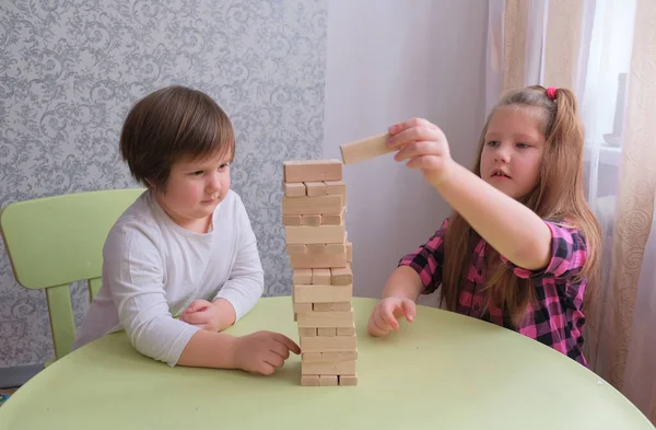 Niños Jugando Madera Quedarse Casa Niños Divertidos Alegres Juego Niños —  Fotos de Stock