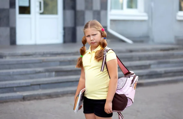 Jolie Écolière Offensée Bouleversée Triste Colère Après Des Cours Porte — Photo