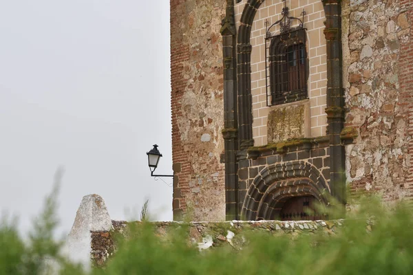 Eingang Eines Schlosses Einem Kleinen Dorf Südspanien Mit Pflanzen — Stockfoto