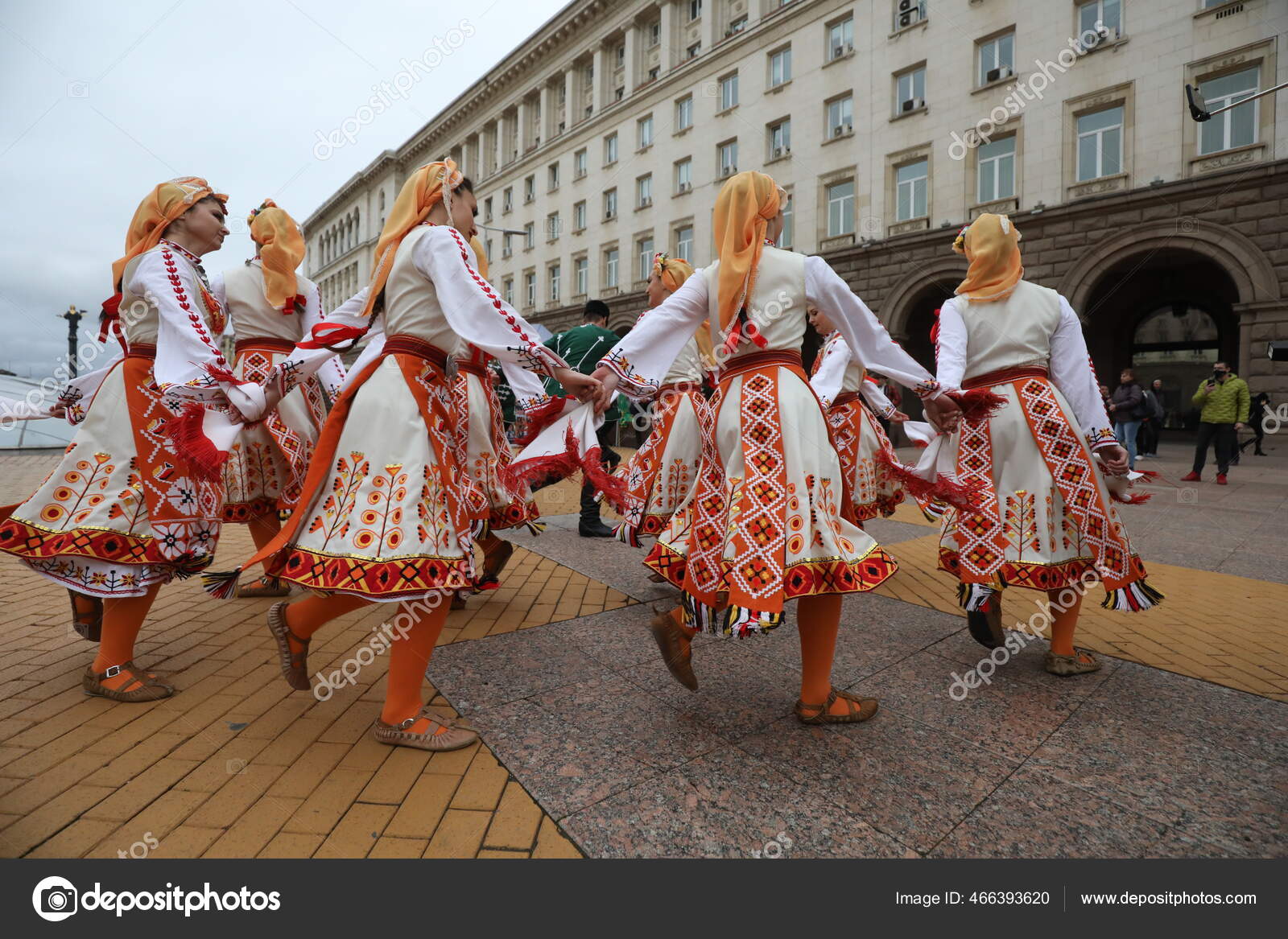 Polite leakage Farthest Sofia Bulgaria April 2021 People Traditional Folk Costumes Perform Bulgarian  – Stock Editorial Photo © GEORGID #466393620