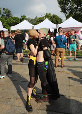 Sofya, Bulgaristan - 12 Haziran 2021: Sofya 'da düzenlenen yıllık LGBT Sofya Onur etkinliğine LGBT hakları lezbiyen, eşcinsel, transseksüel ve biseksüel hakları destekleyen insanlar 14. kez ve bir yıl aradan sonra katılıyor