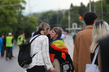 Sofya, Bulgaristan - 12 Haziran 2021: Sofya 'da düzenlenen yıllık LGBT Sofya Onur etkinliğine LGBT hakları lezbiyen, eşcinsel, transseksüel ve biseksüel hakları destekleyen insanlar 14. kez ve bir yıl aradan sonra katılıyor
