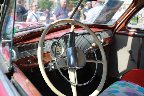 Sofia Bulgarien Juni 2021 Parad Gamla Retrobilar Spring Retro Parade — Stockfoto