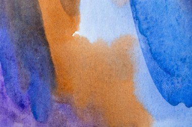 Soyut sanat arka planı kahverengiyle mor renk. Çok renkli boya. Doku arkaplanı. Dekoratif kahverengi duvar kağıdı. Koyu kağıdın yapısı.