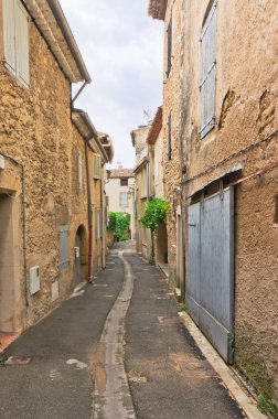 Provence 'deki Lourmarin, Eski şehir sokak manzarası, Fransa, Avrupa