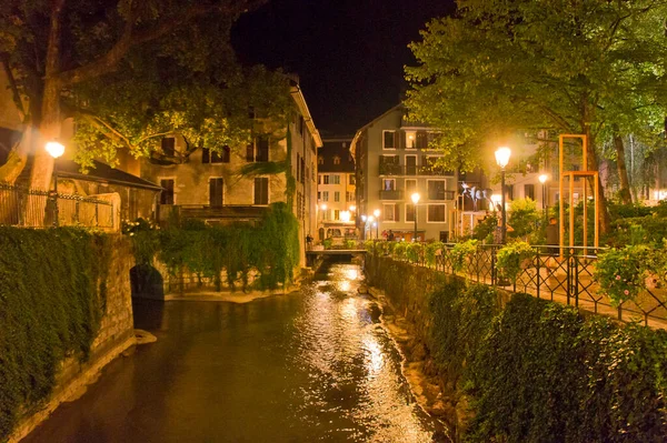 Alplerdeki Annecy Gece Eski Şehir Kanal Manzarası Fransa Avrupa — Stok fotoğraf