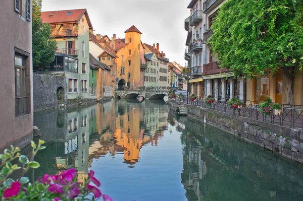 Annecy Alpen Oude Stad Uitzicht Gracht Frankrijk Europa — Stockfoto