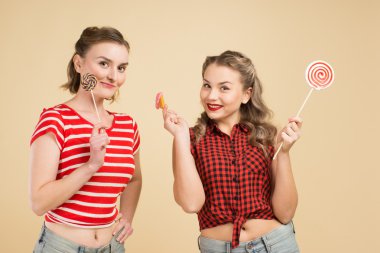 Büyük Candys kızlarla