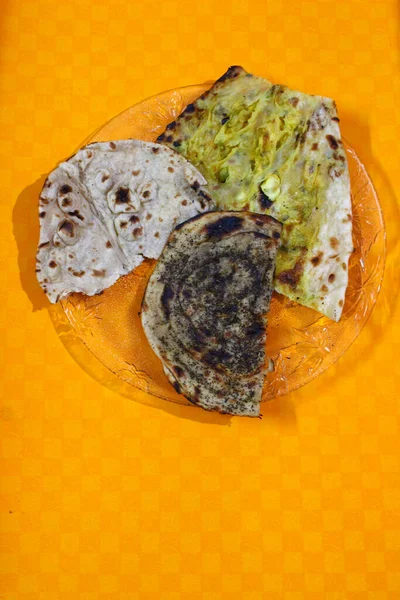 Paratha Menthe Roti Tandoori Pain Naan Farci Sur Assiette — Photo